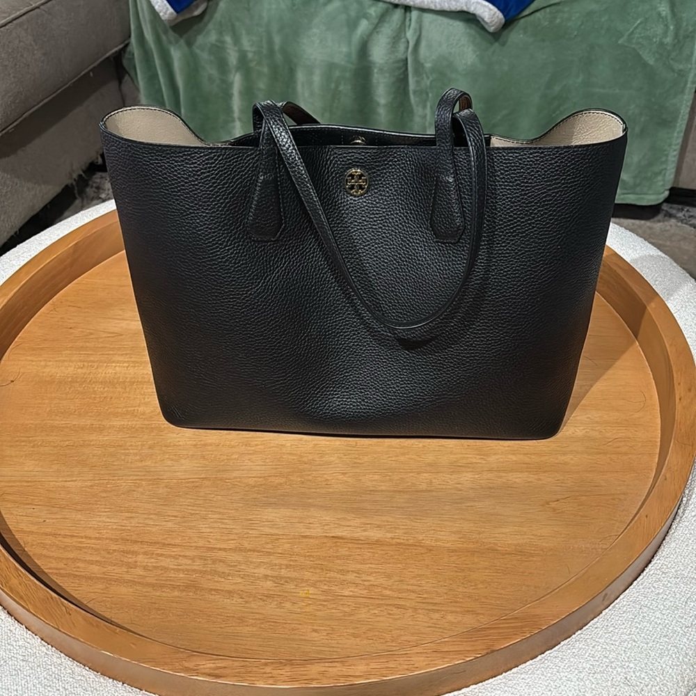 Like new Tory Burch tote
